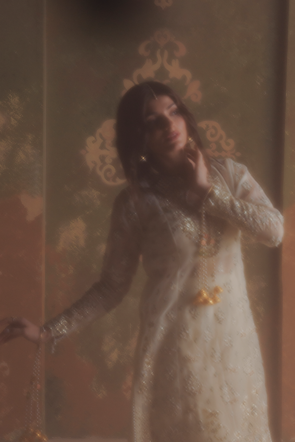 Roshanay ivory shirt and wide-leg trousers, reference outfit photograph 13 — Made by Mairaz reproduction