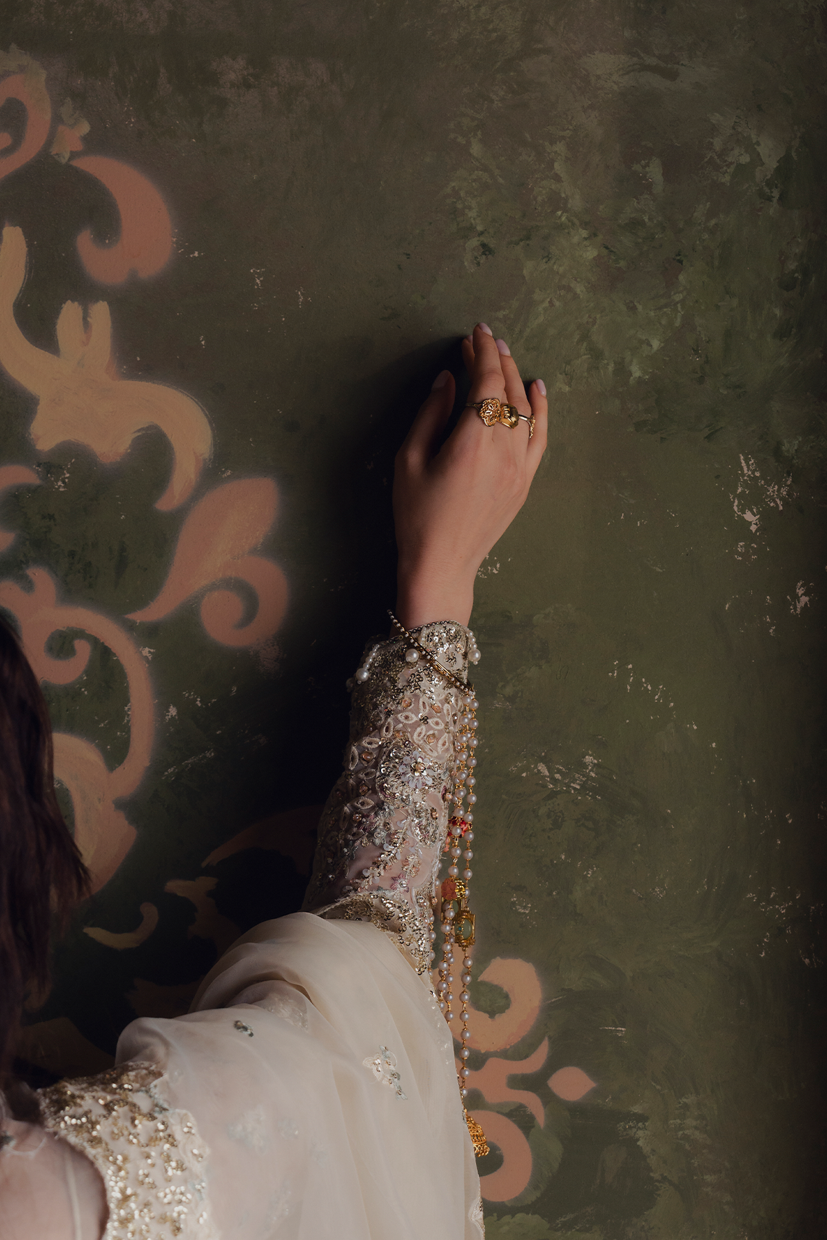 Roshanay ivory shirt and wide-leg trousers, reference outfit photograph 6 — Made by Mairaz reproduction