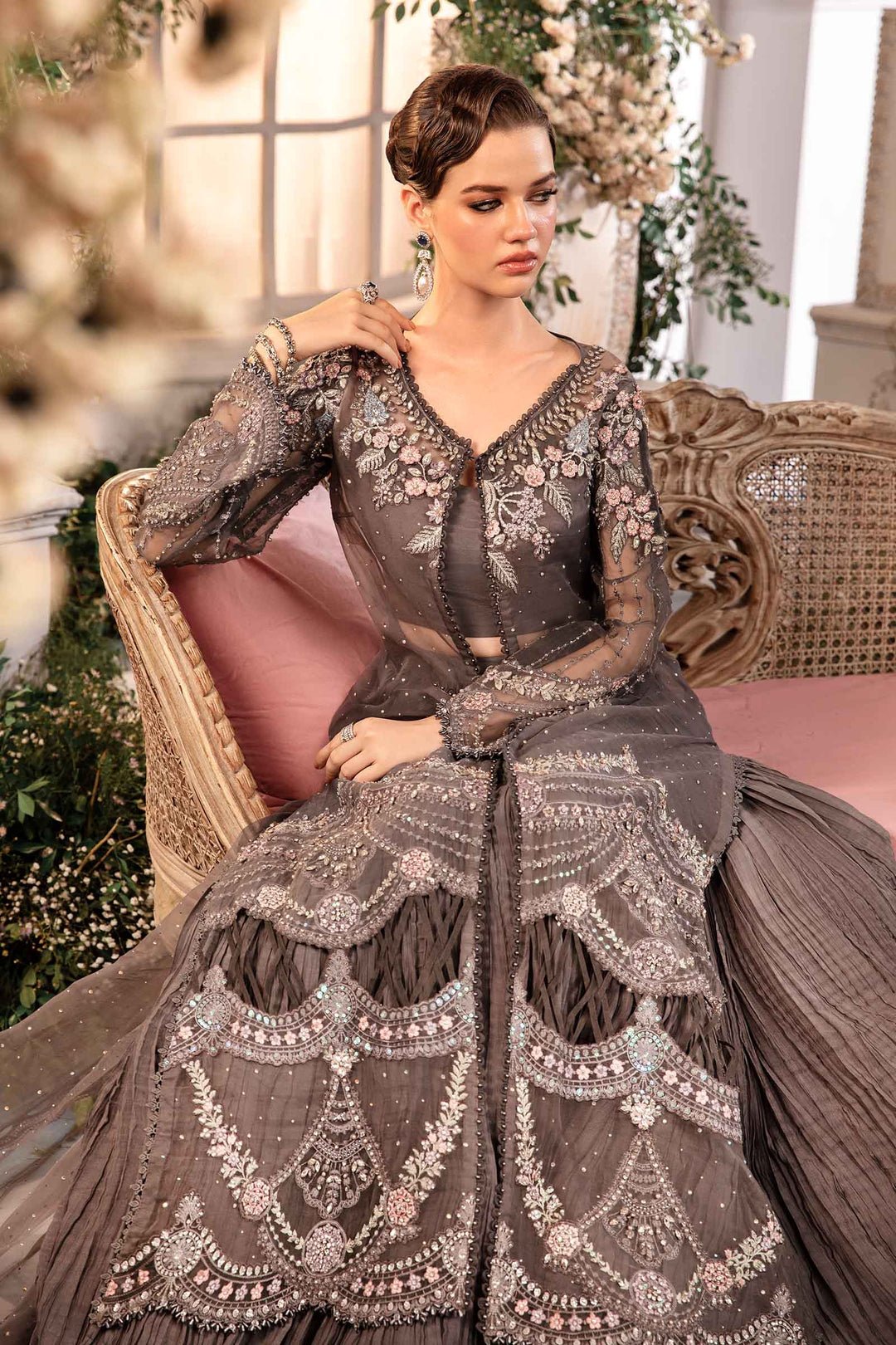 Maria B BD-2902 style reference, Cloud Grey Saree, view 8