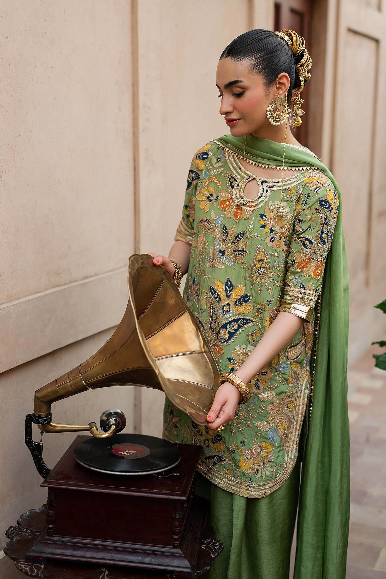 Maria B SF EA26 02 Green style dupatta reference