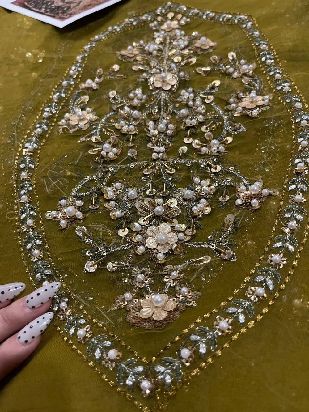 Mohsin Naveed Ranjha – Afsana Style, embroidered bodice motif detail