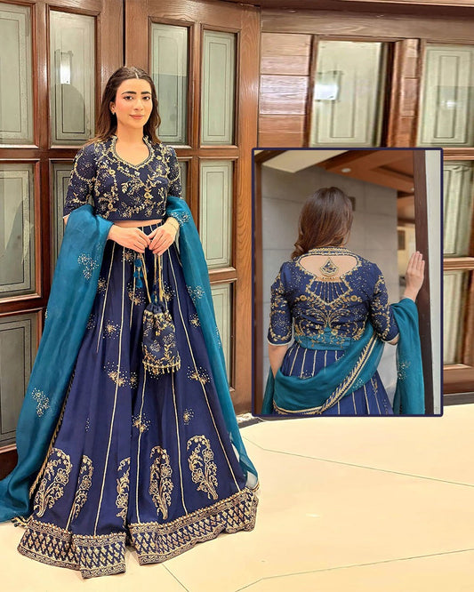 Mubashira Usman Zahveen style design reference — full front and back