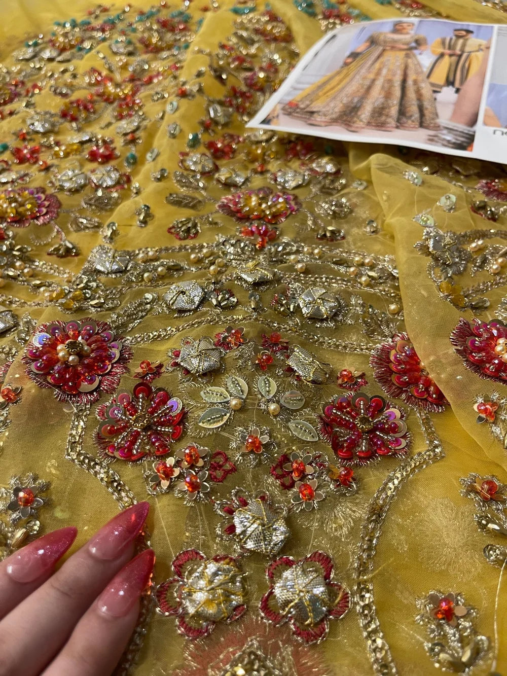 Nomi Ansari – NAB-22-110 Style, multicolour thread work detail