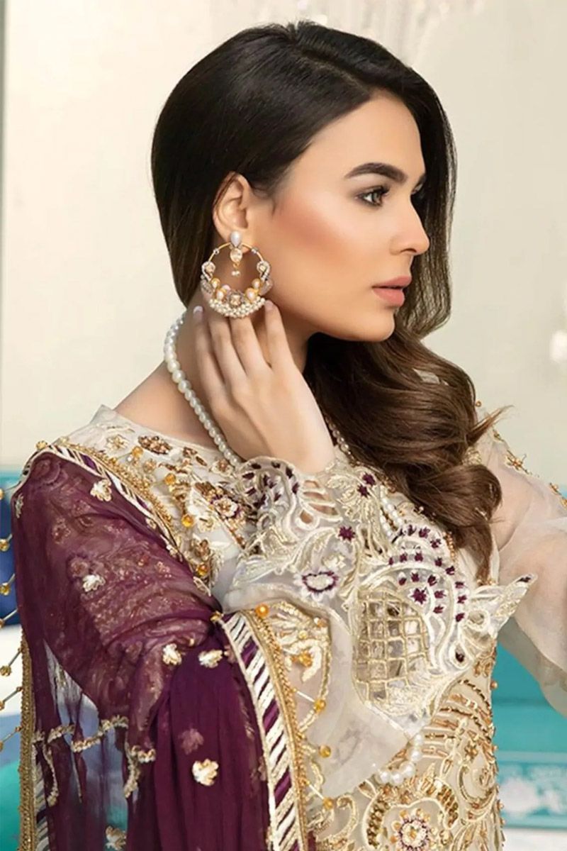 Emaan Adeel Jewel Gradients Style — Mairaz Silver Chiffon Suit