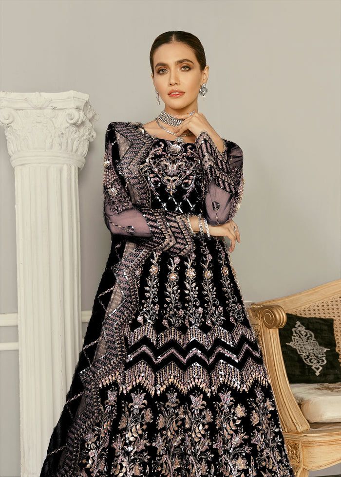 Akbar Aslam – Wisteria Black U-1366 Style
