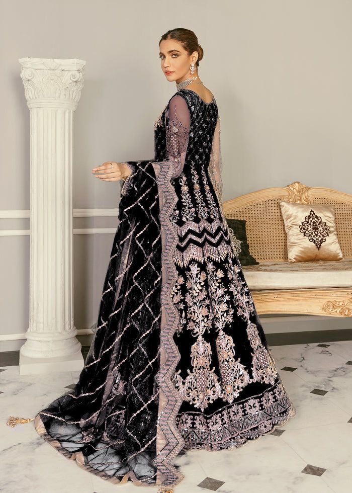 Akbar Aslam – Wisteria Black U-1366 Style