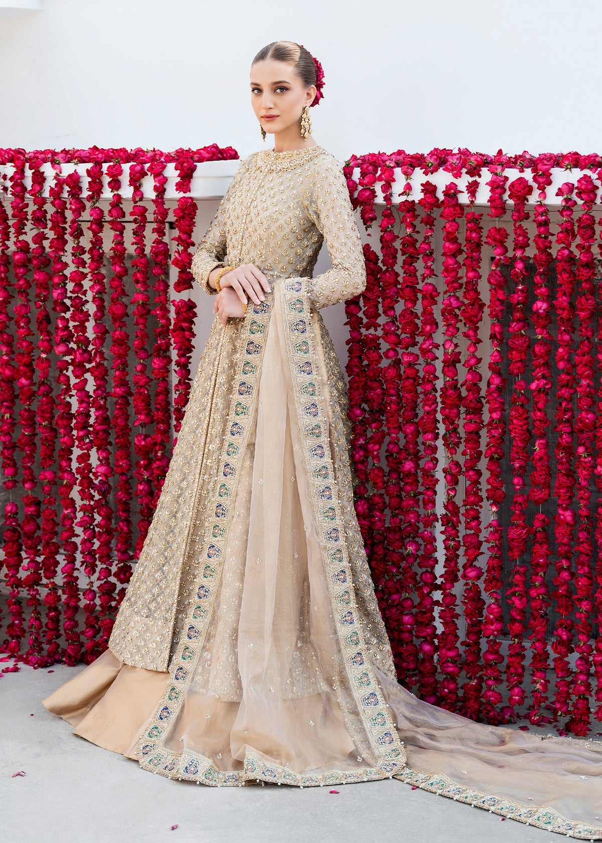 Sadaf Fawad Khan Zoey Style close up view