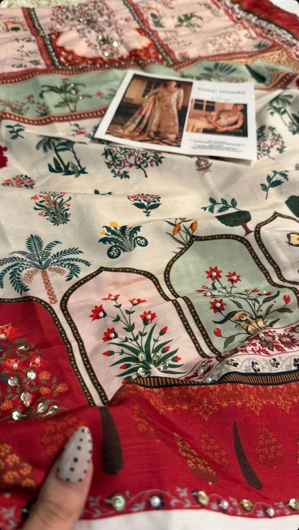 Saira Shakira – Gilded Style, printed dupatta detail
