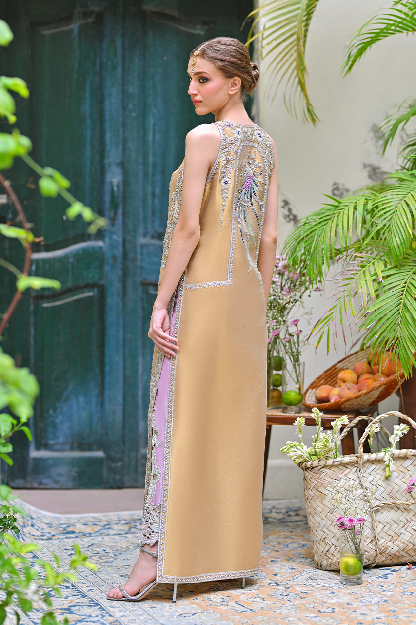 Sania Maskatiya Maliya golden tissue formal view