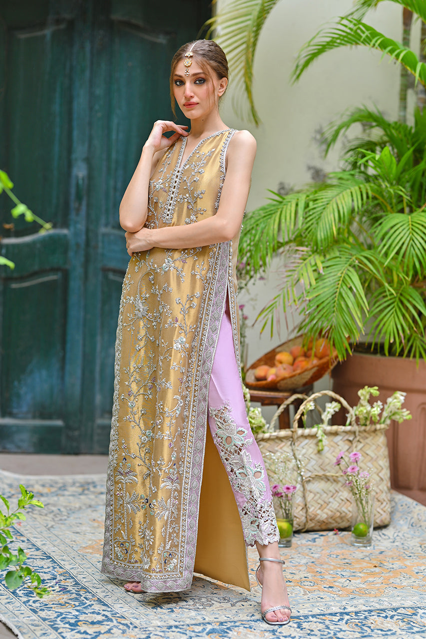 Sania Maskatiya Maliya tissue shirt and lilac trouser detail