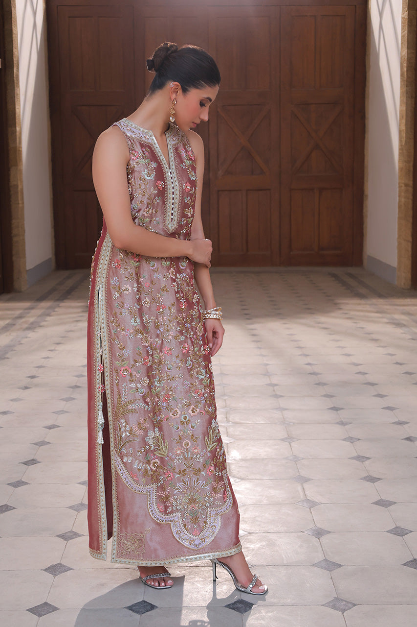 Sania Maskatiya Nive Style champagne pink angled full-length view