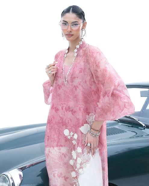 Sania Maskatiya Twila Style pink formal outfit detail view