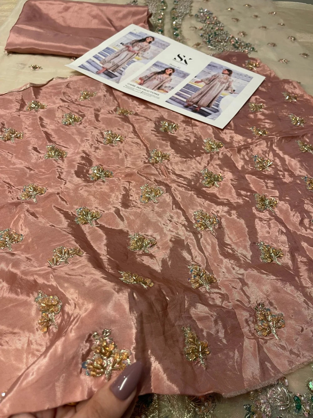 Shazia Kiyani – Shano Style, rose inner fabric detail