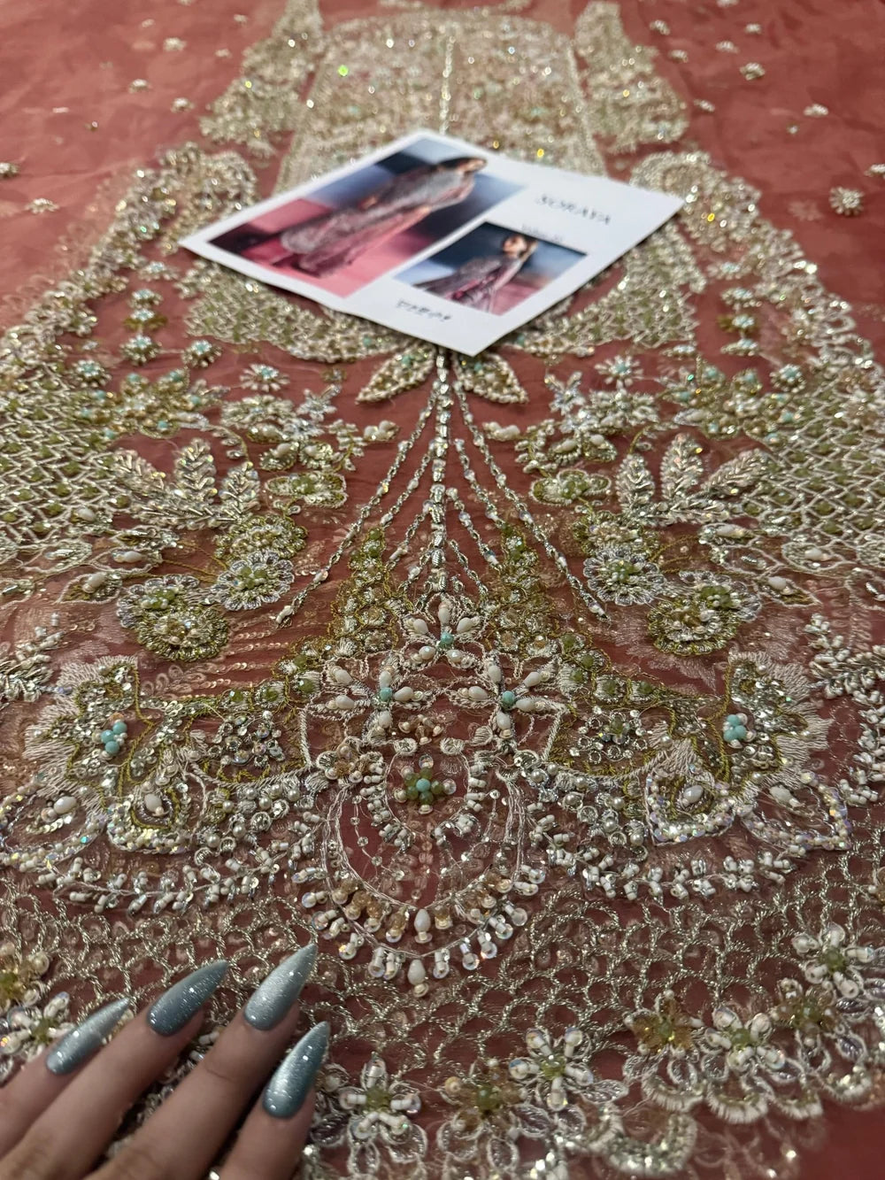Soraya – Velisse Style, front panel motif detail