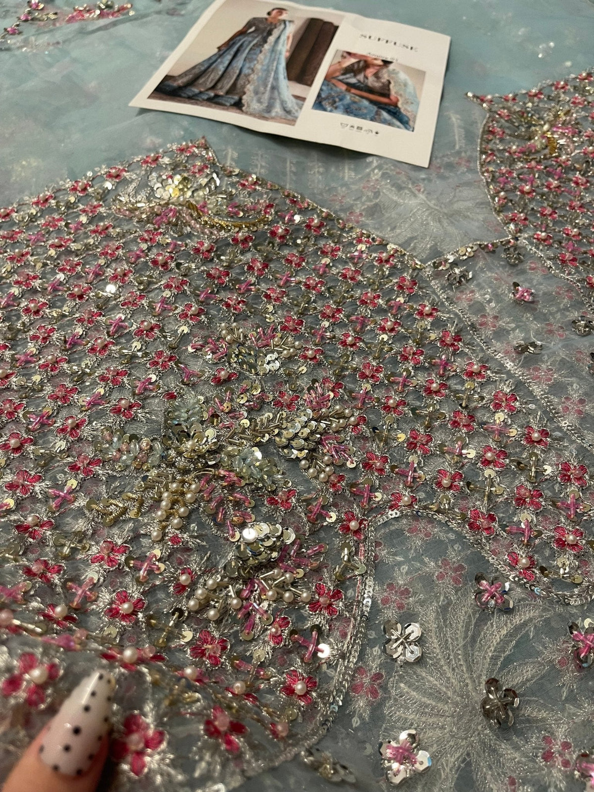 Suffuse Anaira detail image 12