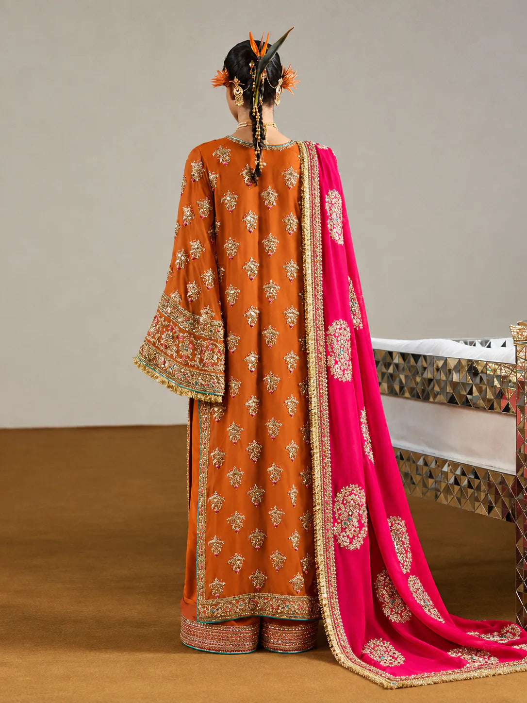 Hussain Rehar – Ruphali (Burnt Orange) raw silk shawl detail