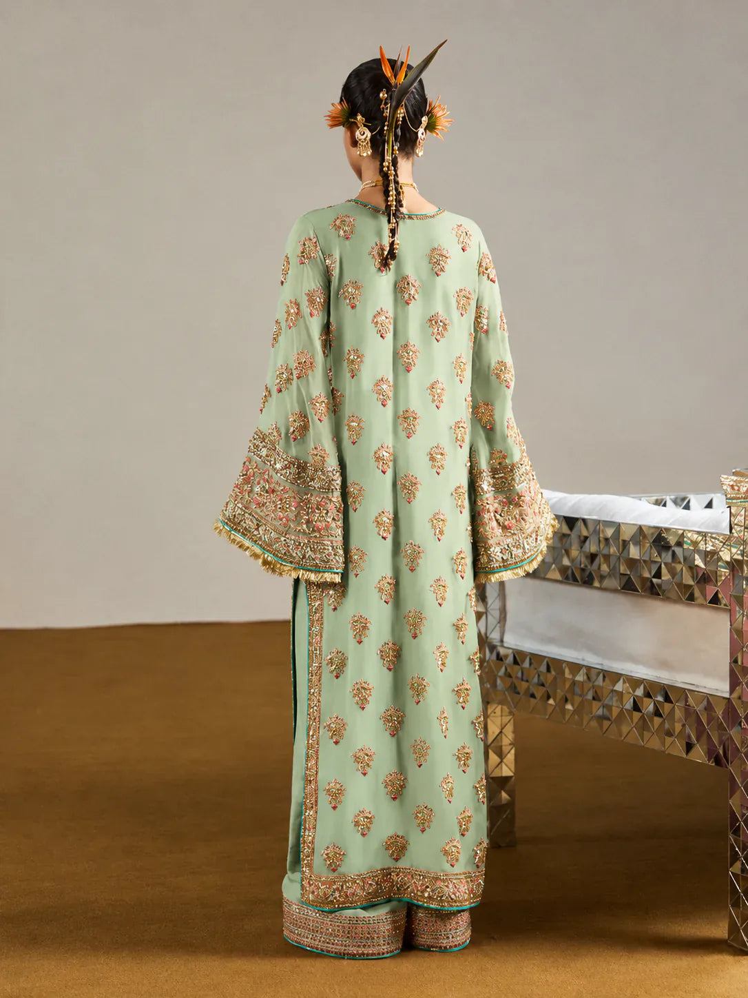 Hussain Rehar – Ruphali (Mint Green) raw silk shawl detail