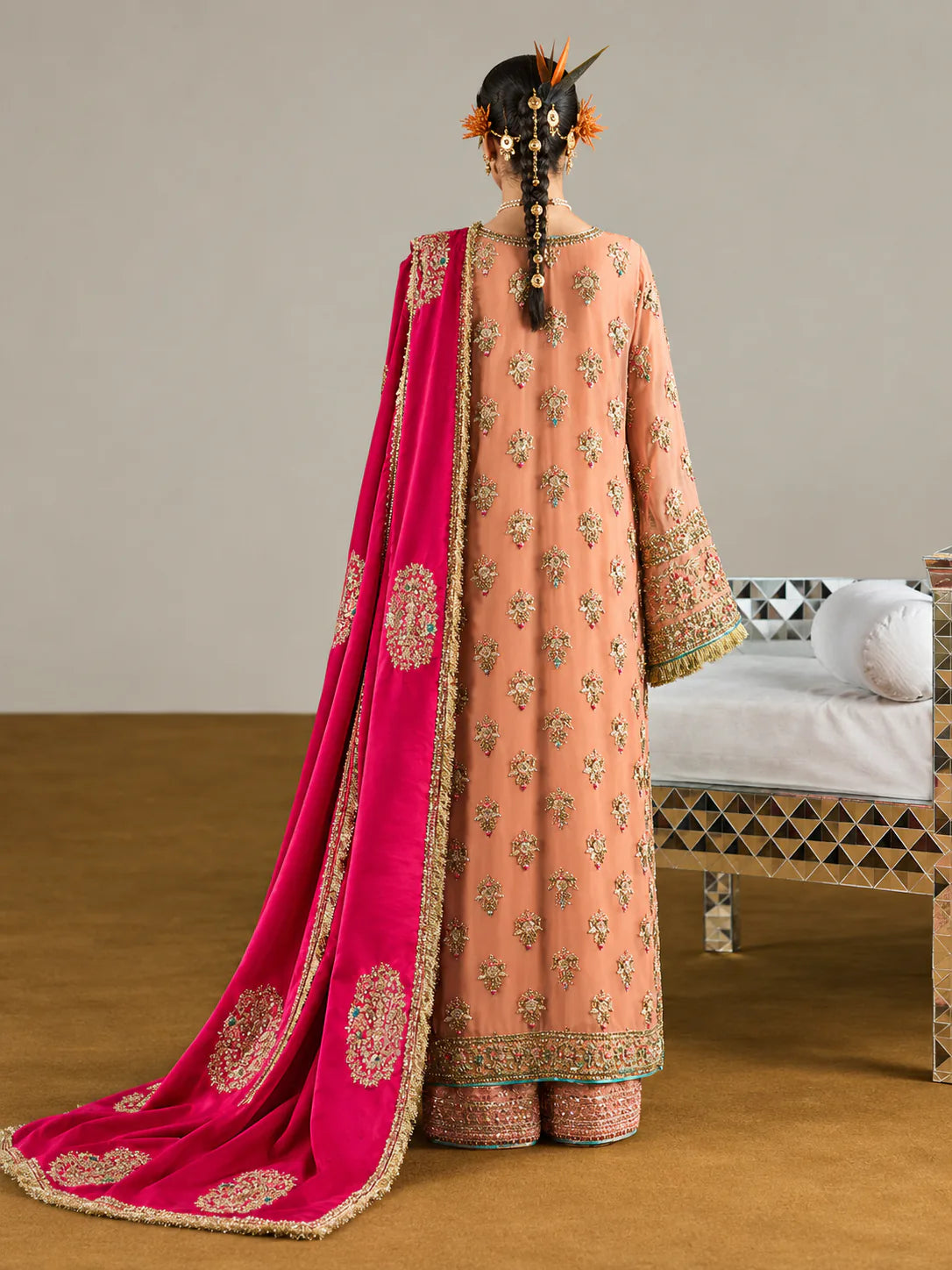 Hussain Rehar – Ruphali (Peach) raw silk shawl detail