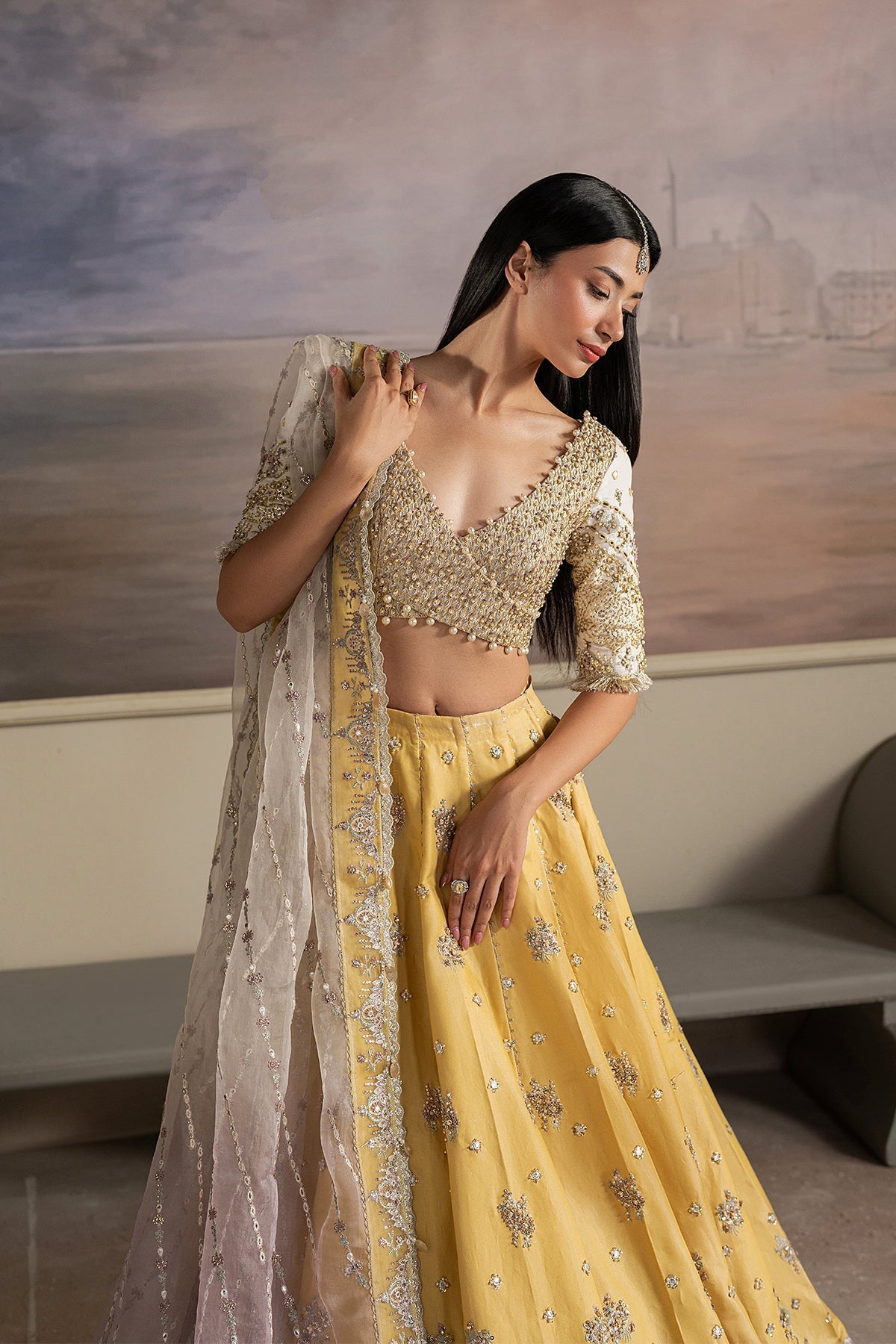 Ayzel Soleva Style — Mairaz Off White Three-Piece Suit